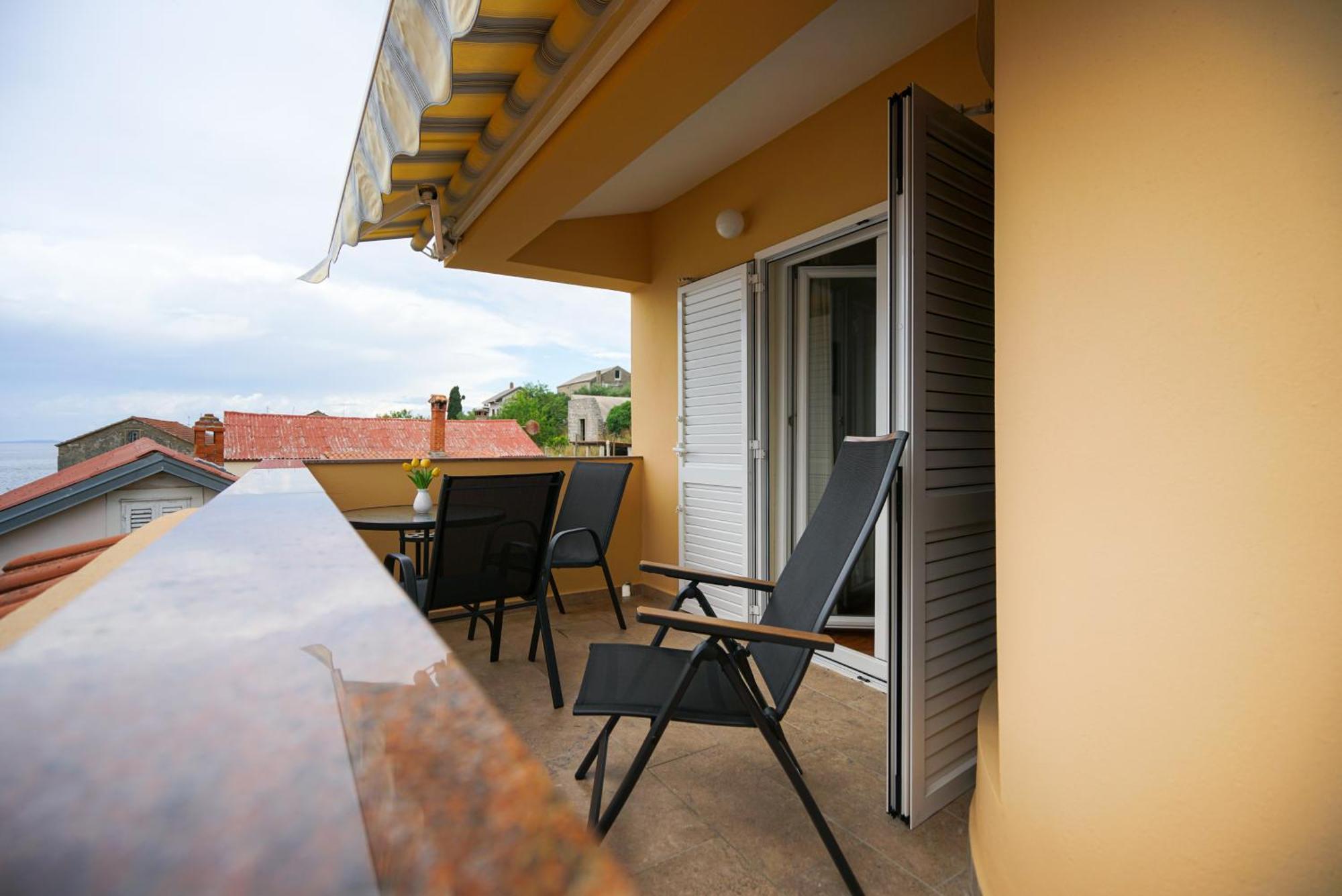 Apartments Osljak Preko Exteriör bild