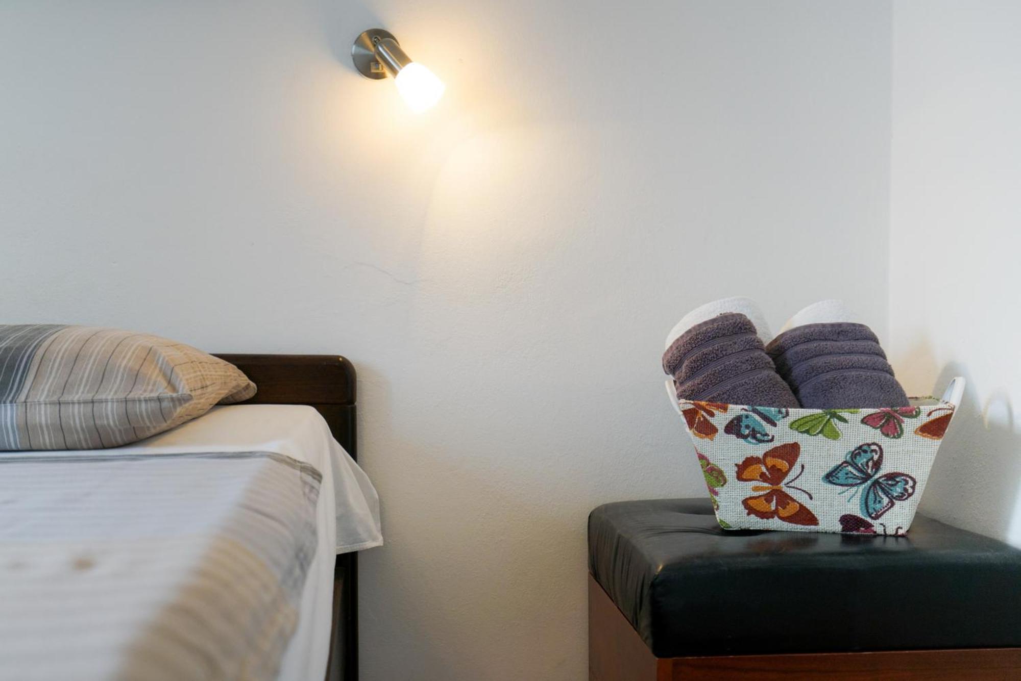 Apartments Osljak Preko Exteriör bild